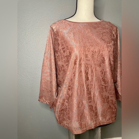 Rose Gold Lace Top - Picture 2 of 6